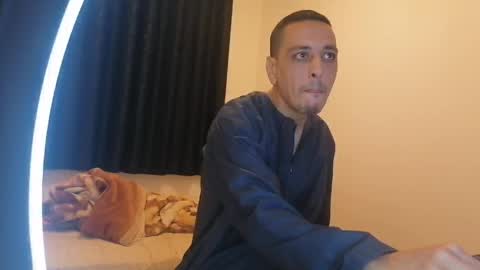 bighunter914318 online show from April 2026 11:28:01 PM