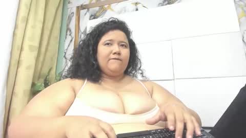BigLucyy online show from April 2026 10:26:02 PM