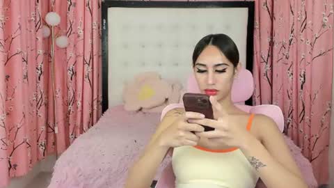 Snapshot of bitchyfarrah_moores chatting on July 2026 12:24:01 AM farrah online show from July 2026 12:24:01 AM