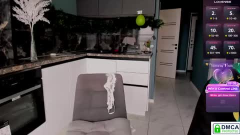 Mia and Rick online show from April 2026 07:45:01 AM