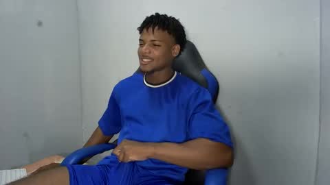 Snapshot of black_dicck chatting on June 2026 07:08:02 PM tu morenito online show from June 2026 07:08:02 PM