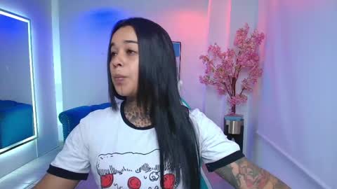 Snapshot of black_roseee chatting on May 2026 04:19:02 AM Rousse online show from May 2026 04:19:02 AM