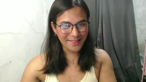 Ellez online show from December 2025 06:14:02 PM