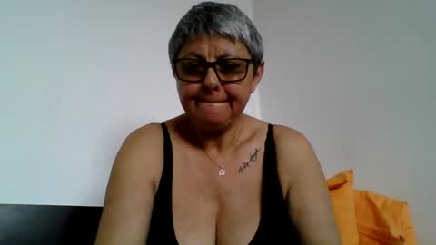 Snapshot of blackwidow05 chatting on June 2026 08:31:02 AM Black Widow online show from June 2026 08:31:02 AM