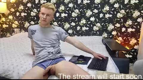 blond_boy69 online show from May 2026 09:44:02 PM