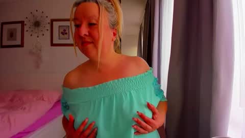 Nicole online show from March 2026 06:13:02 AM