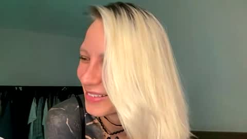 Snapshot of blonde_fuck_couple chatting on June 2026 05:12:01 AM blonde_fuck_couple online show from June 2026 05:12:01 AM