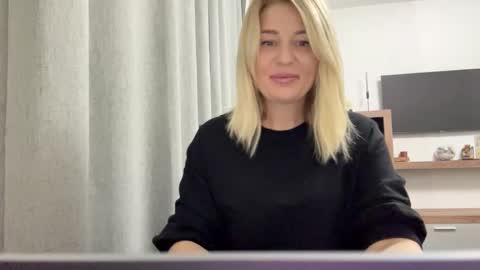 blondie_xoxoxo online show from September 2025 05:51:02 AM