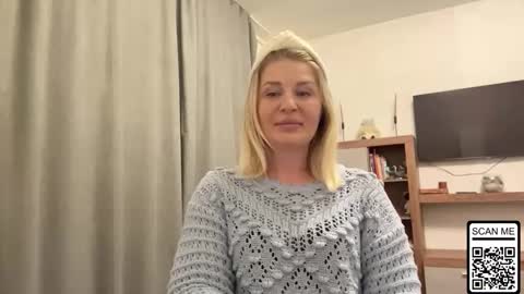 blondie_xoxoxo online show from October 2025 05:33:02 PM