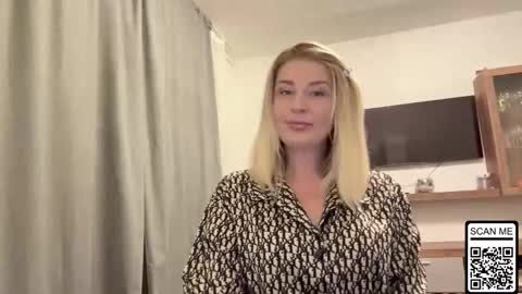 blondie_xoxoxo online show from October 2025 07:56:01 PM