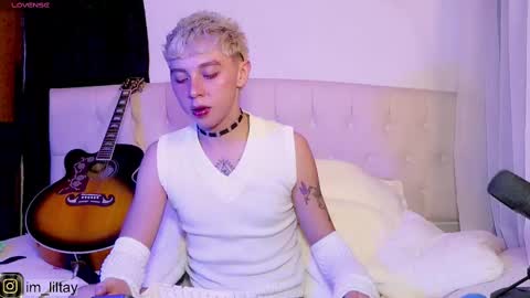 Snapshot of blue_boy_1 chatting on February 2025 02:28:02 AM TAY online show from February 2025 02:28:02 AM