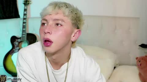 Snapshot of blue_boy_1 chatting on February 2025 04:03:02 AM TAY online show from February 2025 04:03:02 AM