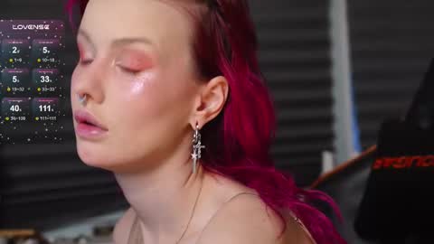 Snapshot of bluecherryyy chatting on November 2025 12:59:03 PM Lika online show from November 2025 12:59:03 PM