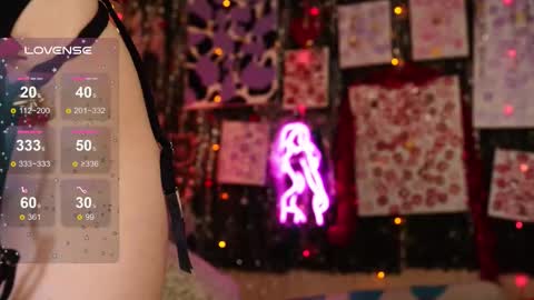 Snapshot of bluecherryyy chatting on January 2026 06:32:02 PM Lika online show from January 2026 06:32:02 PM