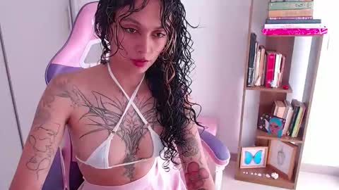 Im Abril .. Nice to meet you  thumb up me please its important  INDEPENDENT MODEL online show from April 2026 07:04:02 PM