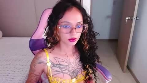 Snapshot of bluee_v chatting on July 2026 02:48:02 AM Im Abril .. Nice to meet you thumb up me please its important INDEPENDENT MODEL online show from July 2026 02:48:02 AM