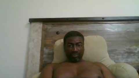 bluuthunder1914 online show from October 2025 12:02:02 AM