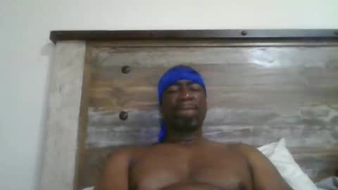 bluuthunder1914 online show from November 2025 12:32:02 AM