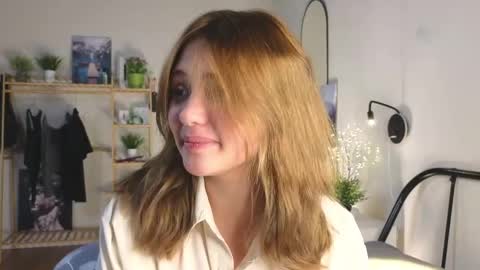 Erica online show from February 2025 12:09:01 AM