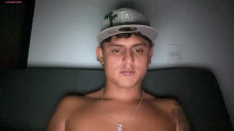 Snapshot of bob_pettersonn chatting on June 2026 04:28:01 AM Bob INDEPENDENT MODEL online show from June 2026 04:28:01 AM