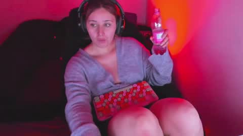 Bonnie Help me reach 500 likes online show from April 2026 08:53:01 PM