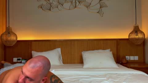 bonnieandclyde540767 online show from April 2026 04:56:01 AM