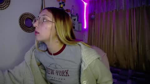 Soffy Brooks Independent model online show from December 2024 07:58:01 AM