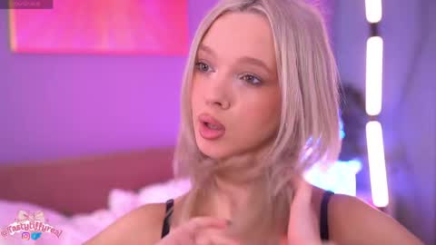 Alina online show from April 2026 09:04:01 AM