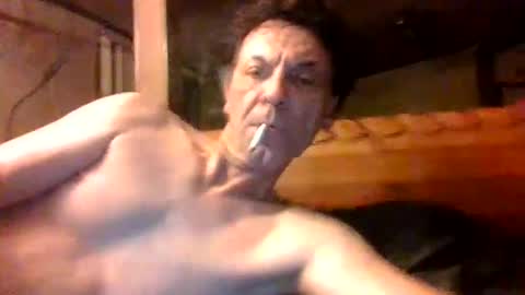 Snapshot of bottomcdforoldersc chatting on September 2025 06:18:01 AM James online show from September 2025 06:18:01 AM