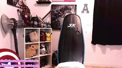 Snapshot of bouncinbooty chatting on June 2026 09:14:01 AM Pumpkin Butt online show from June 2026 09:14:01 AM