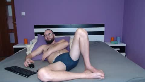 Snapshot of bouth_dream chatting on November 2025 12:05:02 PM Angel-Boy online show from November 2025 12:05:02 PM