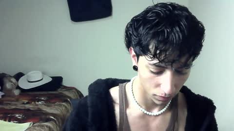 Boy Astro online show from December 2024 12:01:02 PM