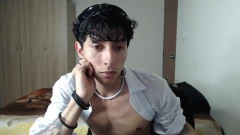 Boy Astro online show from February 2025 12:32:01 AM