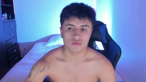 boy_nauthy online show from April 2026 11:32:01 PM