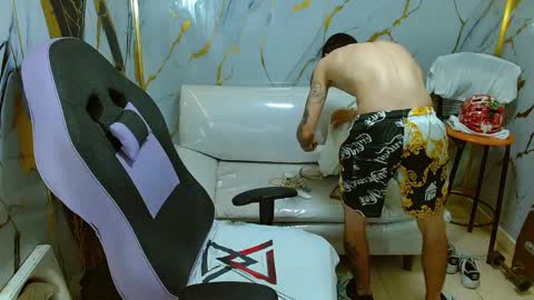 boy_tatto77 online show from April 2026 11:54:02 AM