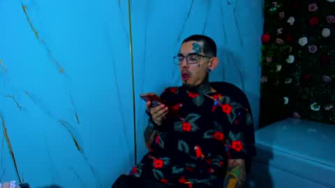 boy_tatto77 online show from April 2026 01:11:02 AM