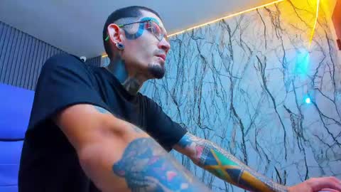 boy_tatto77 online show from April 2026 12:04:01 PM