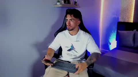 Snapshot of brad_summer chatting on July 2026 05:51:02 PM brad summer online show from July 2026 05:51:02 PM