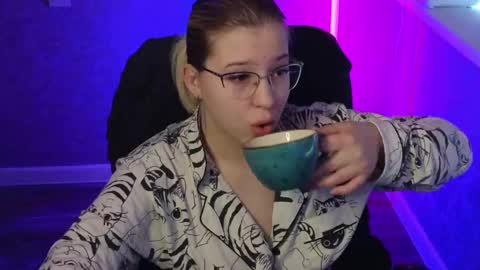 Snapshot of brandy__stars chatting on March 2025 05:01:01 AM Belle online show from March 2025 05:01:01 AM