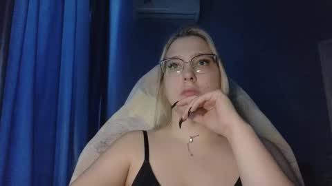 Snapshot of brandy__stars chatting on November 2025 08:46:02 AM Belle online show from November 2025 08:46:02 AM