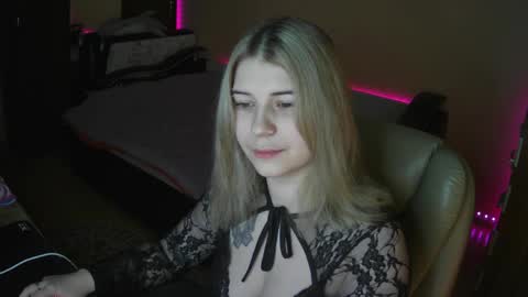 brandy_wow online show from April 2026 08:03:01 PM