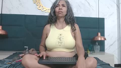 BRENDA VELASQUEZ online show from April 2026 09:41:02 AM