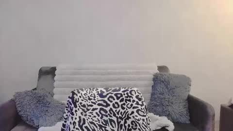 bri_fox online show from April 2026 07:17:02 PM