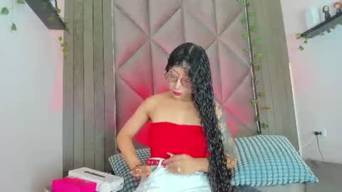 Snapshot of briaconner_ chatting on June 2026 01:40:02 AM B R I A online show from June 2026 01:40:02 AM