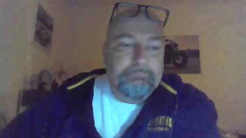 Brisco schner Schwanz online show from December 2025 06:08:02 AM