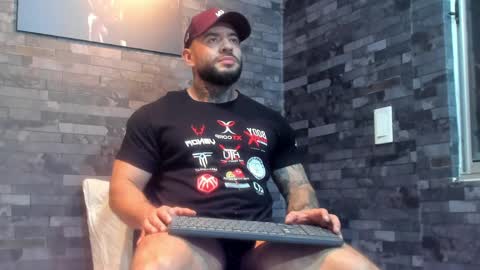 brucedallas online show from June 2026 01:50:02 AM