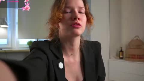 Snapshot of brunaeveritt chatting on June 2026 02:07:01 PM Tess online show from June 2026 02:07:01 PM
