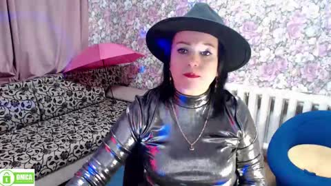 Snapshot of brunette7786 chatting on January 2025 08:57:02 PM Julia online show from January 2025 08:57:02 PM