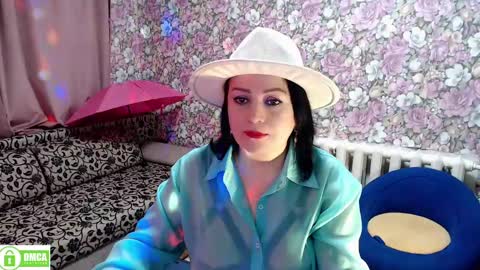 Snapshot of brunette7786 chatting on January 2025 10:02:01 PM Julia online show from January 2025 10:02:01 PM