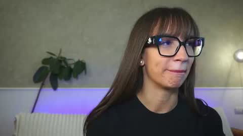 brunette_babee online show from June 2026 03:55:02 PM
